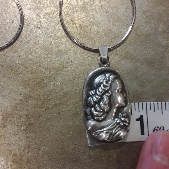 ❤SOLD❤Vintage Sterling Art Nouveau Lady Pendant - Picture 5 of 8